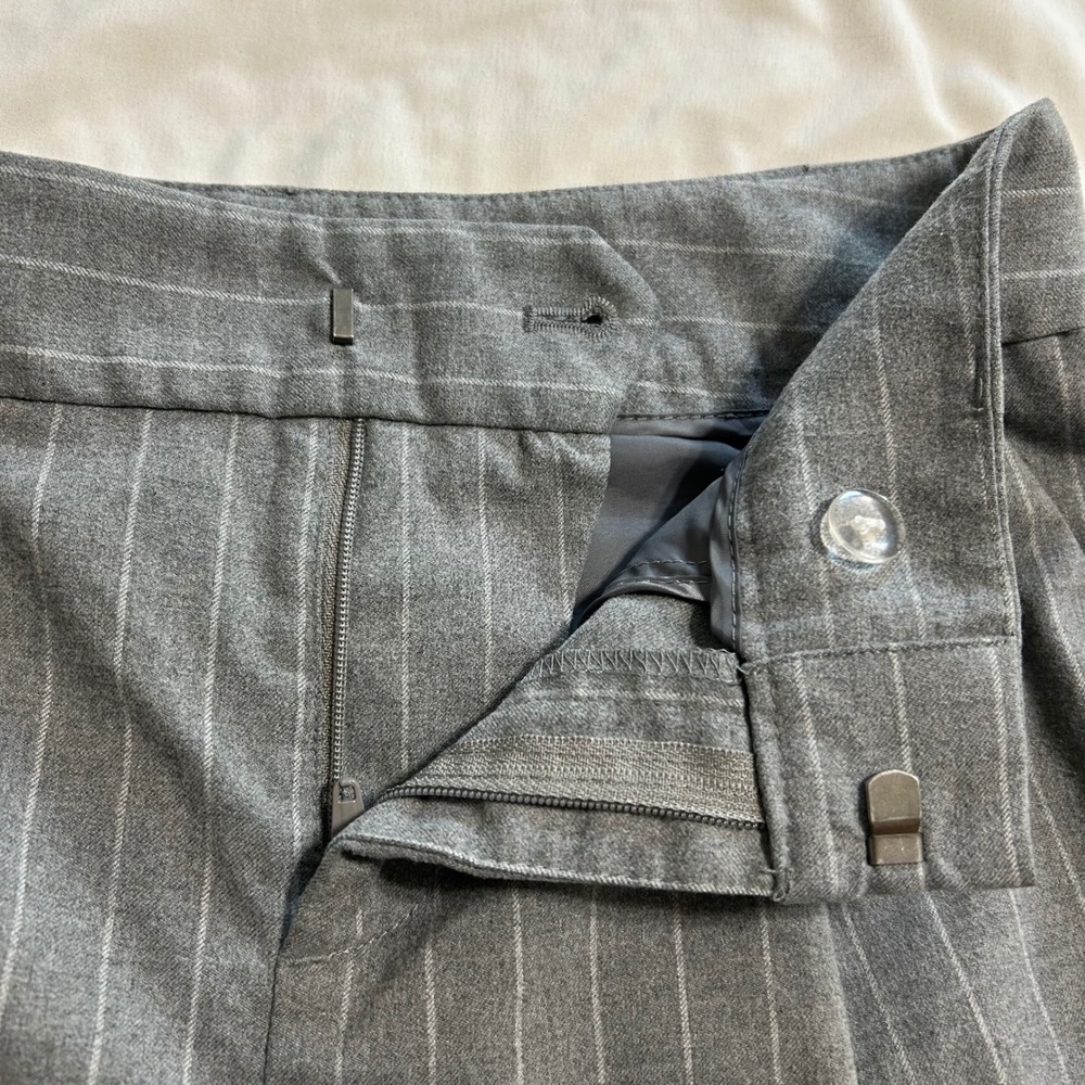 Banana Republic Grey Pinstripe Pleated Cuffed Trousers Size 0 Workwear Pants - Picture 5 of 12